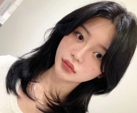 layered haircut with curtain bangs layered haircut with curtain bangs