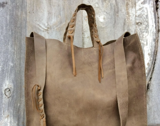 Ultimate Guide to Leather Shoulder Tote Bags: Styles, Care & Buying Tips