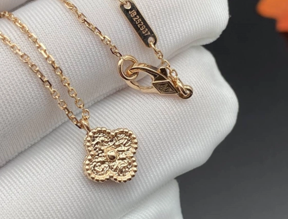 Van Cleef & Arpels Alhambra pendant Van Cleef & Arpels Alhambra pendant