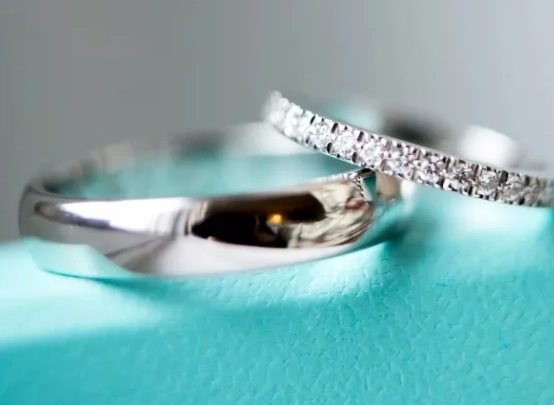 Cartier vs Tiffany: Which Brand Is More Luxurious & High-End?