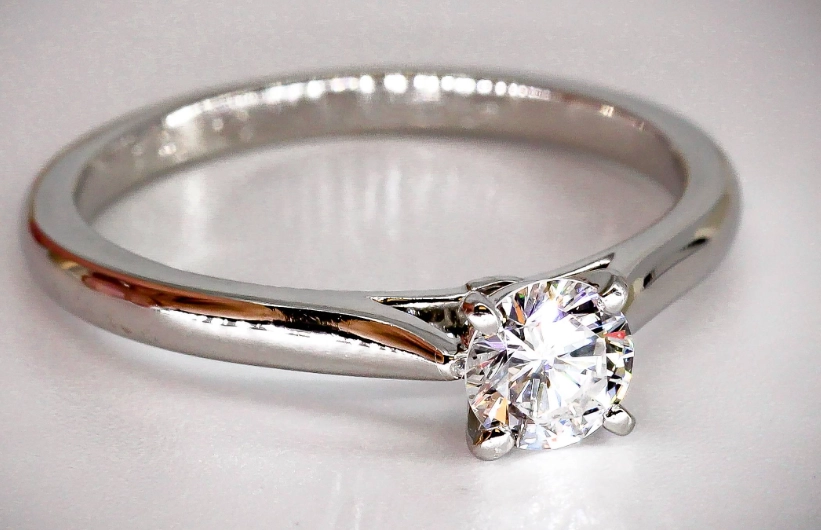 Cartier solitaire engagement ring Cartier solitaire engagement ring