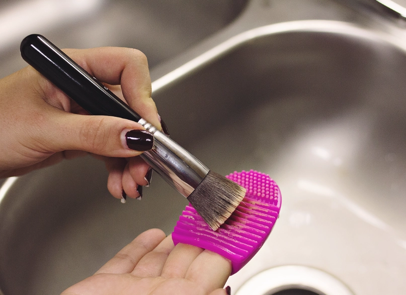 makeup brush cleaning makeup brush cleaning