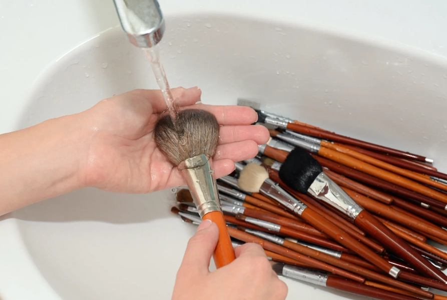 makeup brush cleaning makeup brush cleaning