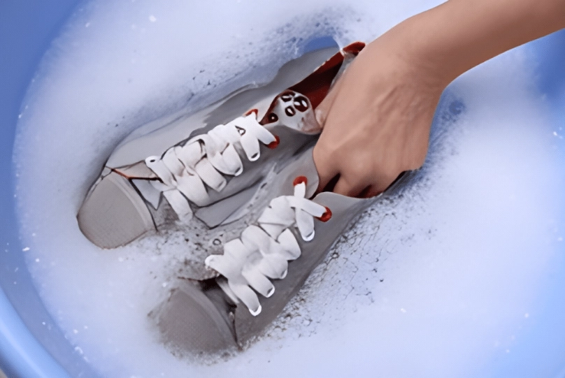 how to clean tennis shoes how to clean tennis shoes