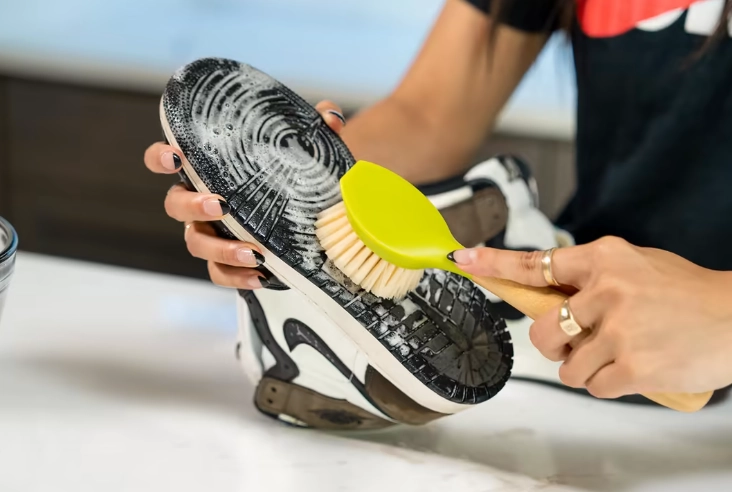 how to clean sneakers how to clean sneakers
