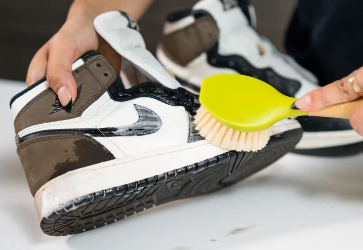 how to clean sneakers how to clean sneakers